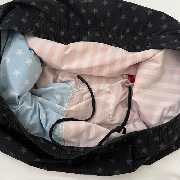 Chubbies 5.5” inseam XXL men swim trunks with liner American flag black stars - Picture 6 of 7